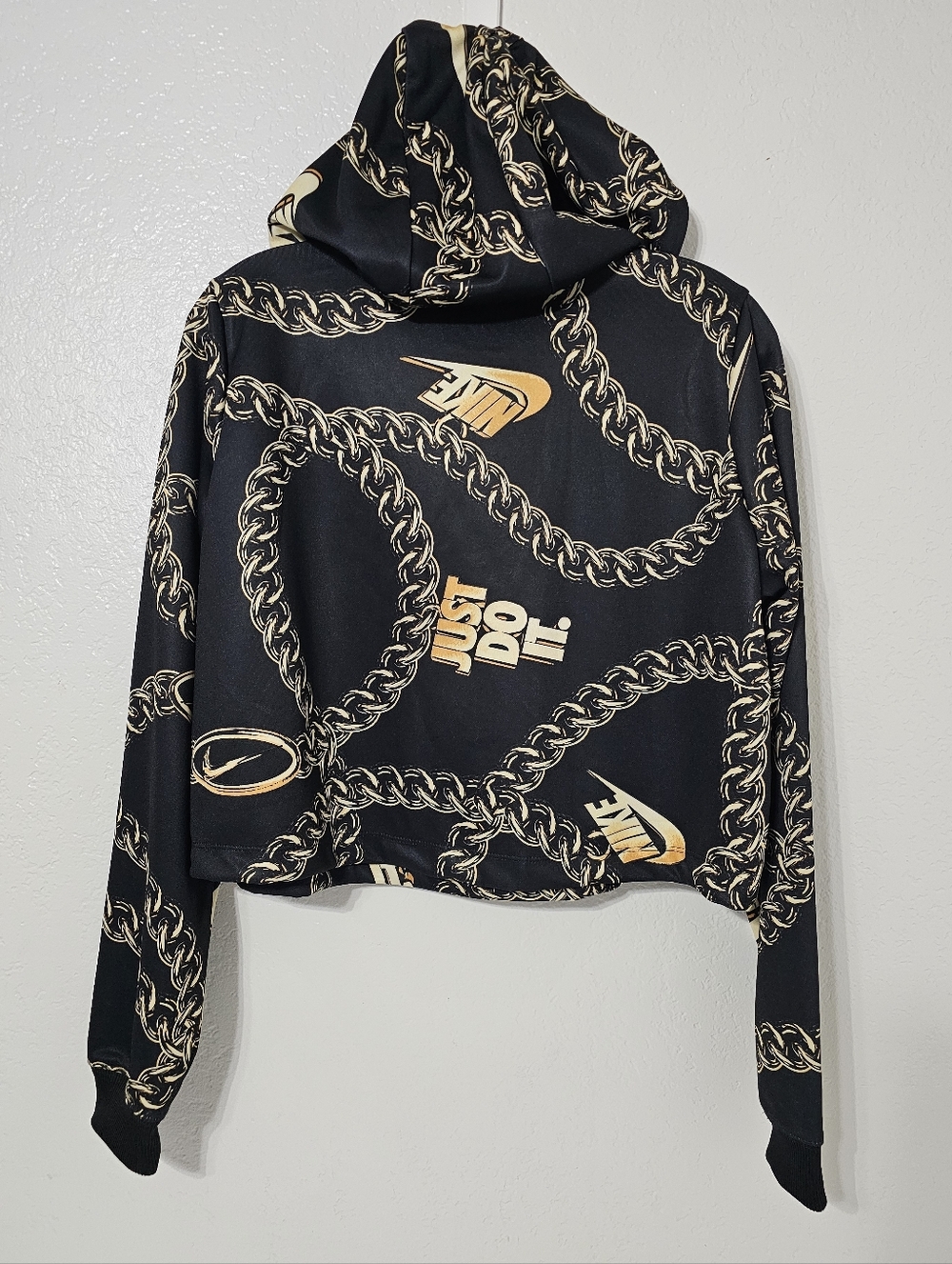 Nike Just Do It Chain Print Cropped Hoodie NWT Women’s M Black Gold Loose Fit - Picture 3 of 9